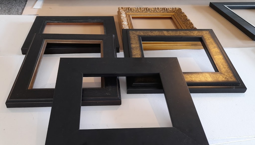 Cutting Edge Art Framing Maleny | 146 Tallowwood St, Maleny QLD 4552, Australia | Phone: 0422 700 475