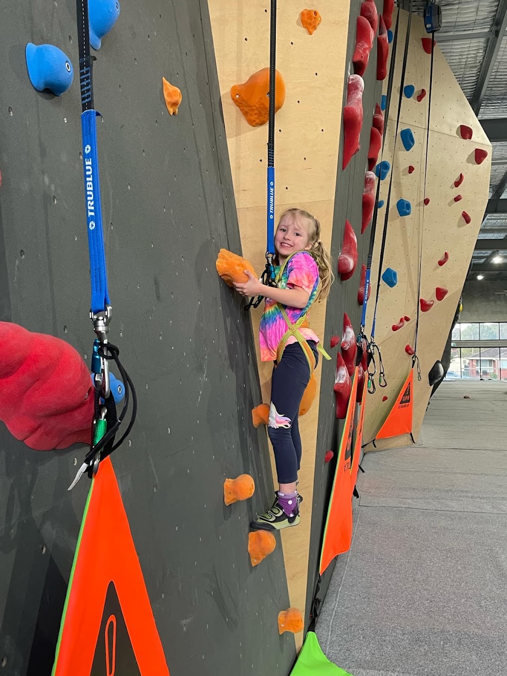 Dynomite Indoor Bouldering Gym Albion Park Rail | 114 Princes Hwy, Albion Park Rail NSW 2527, Australia | Phone: 0422 536 801