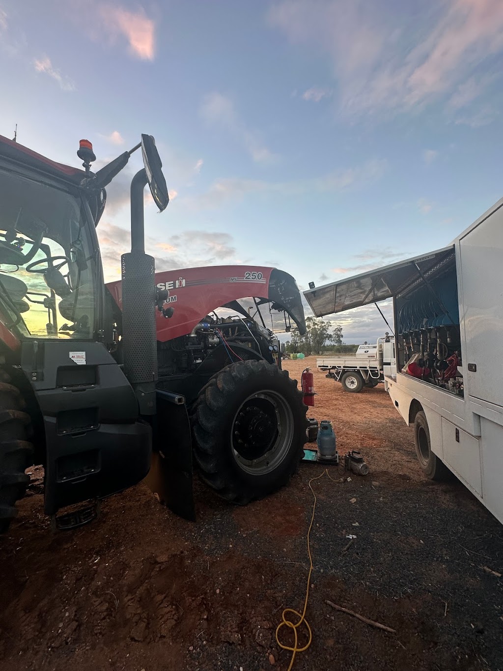 Dusten Ag | 17 Canterbury Rd, Emerald QLD 4720, Australia | Phone: 0497 545 568