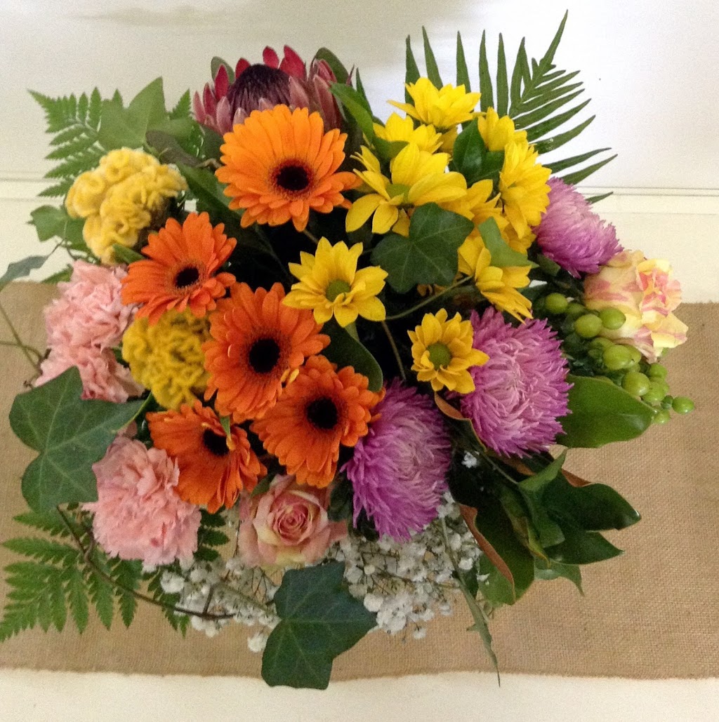 Tarees Daralea Florist & Garden Shop | 42 Chatham Ave, Taree NSW 2430, Australia | Phone: (02) 6552 1382