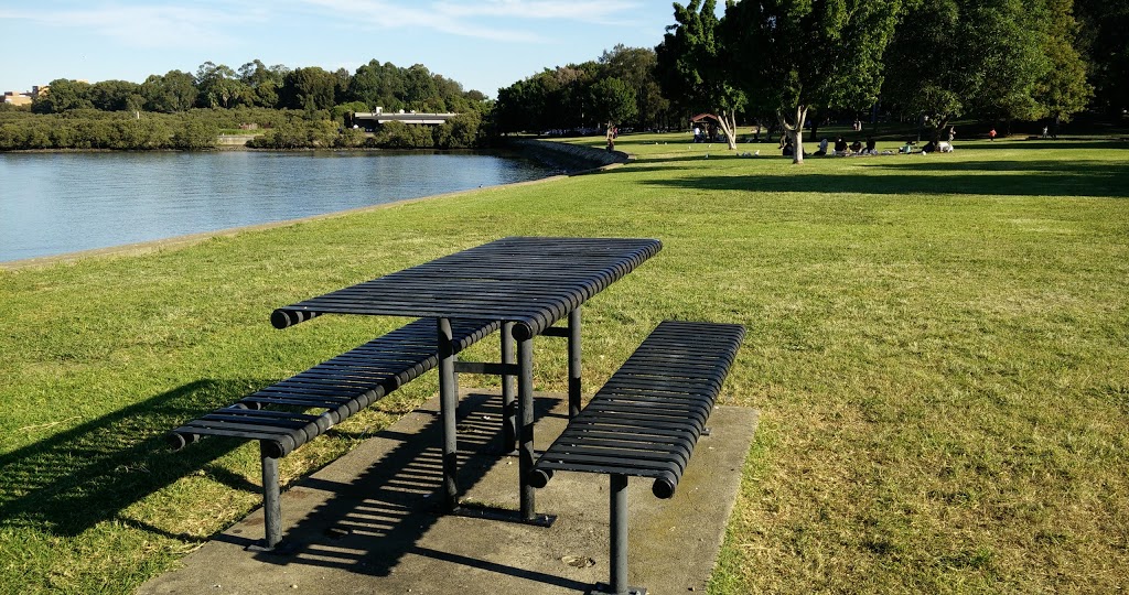McIlwaine Park | park | Concord Rd & Mary Street, Rhodes NSW 2138, Australia | 0299116555 OR +61 2 9911 6555