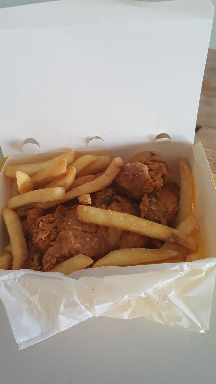Chicken Treat | meal takeaway | 973 Wanneroo Rd, Wanneroo WA 6065, Australia | 0893061223 OR +61 8 9306 1223