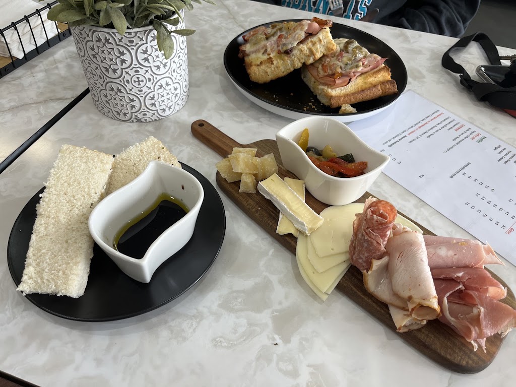 The Rustic Table | 454 Terrace Rd, Freemans Reach NSW 2756, Australia | Phone: 0410 629 755