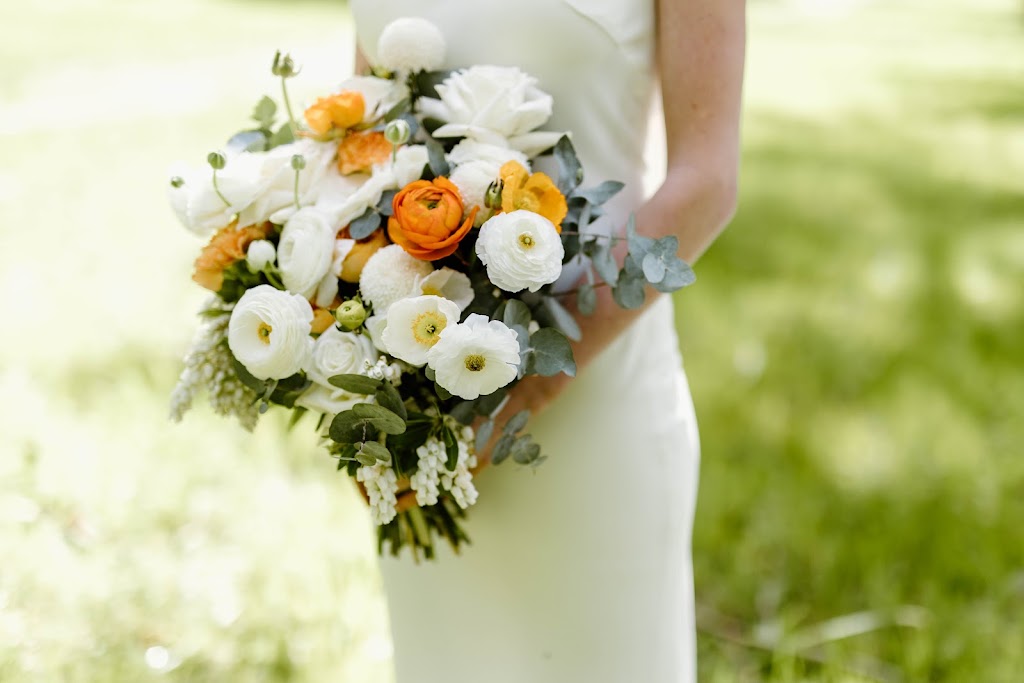 Hello Daisy Floral Design | St James Rd, Varroville NSW 2566, Australia | Phone: 0423 559 205