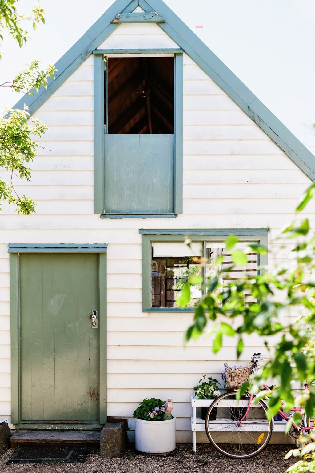 Flop House | lodging | 60/58 Piper St, Kyneton VIC 3444, Australia | 0438160671 OR +61 438 160 671