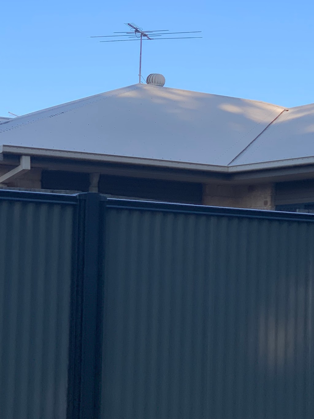 Redlands Powerwash | 271 Bloomfield St, Cleveland QLD 4163, Australia | Phone: 0490 433 087