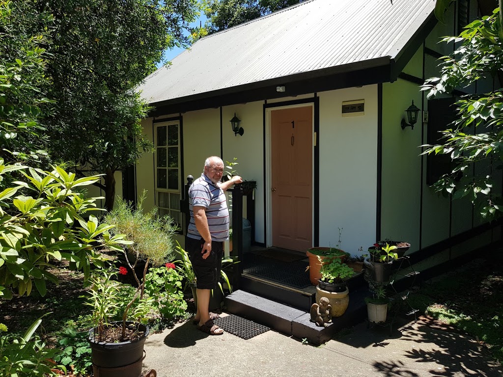 Olinda Country Cottages | lodging | 1558 Mount Dandenong Tourist Rd, Olinda VIC 3788, Australia | 0397511777 OR +61 3 9751 1777