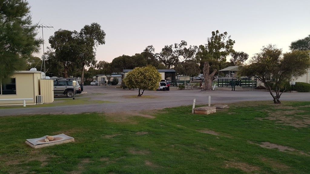 Minlaton Cabin & Caravan Park | Minlaton SA 5575, Australia | Phone: (08) 8853 2435