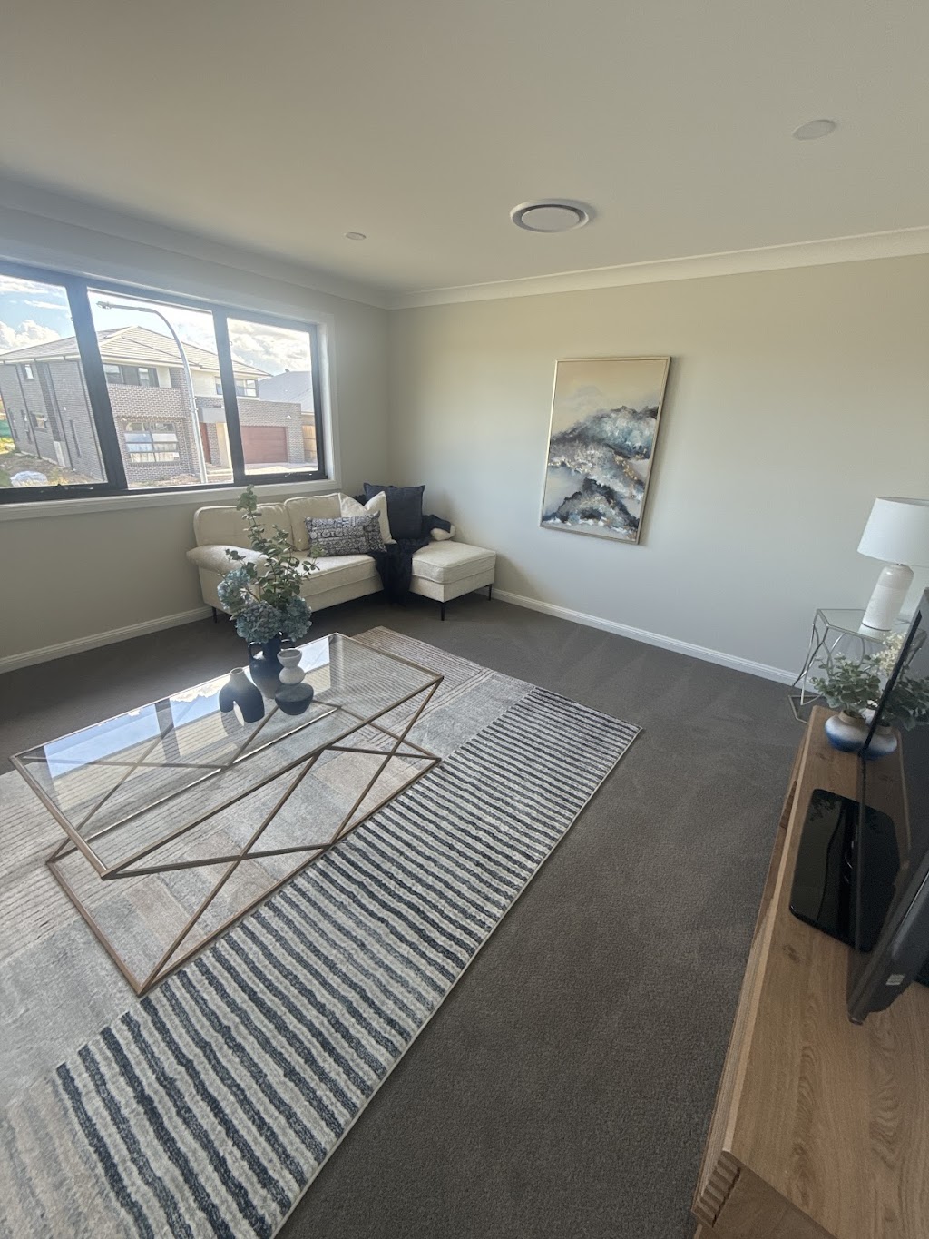 Stage it Up | 527 Freemans Reach Rd, Freemans Reach NSW 2756, Australia | Phone: 0433 929 996