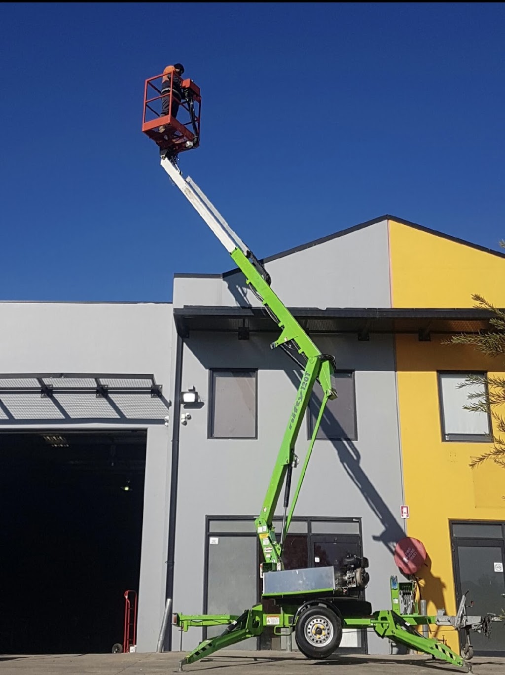 RMK Cranes | 43 Durgadin Dr, Albion Park Rail NSW 2527, Australia | Phone: 0457 911 951