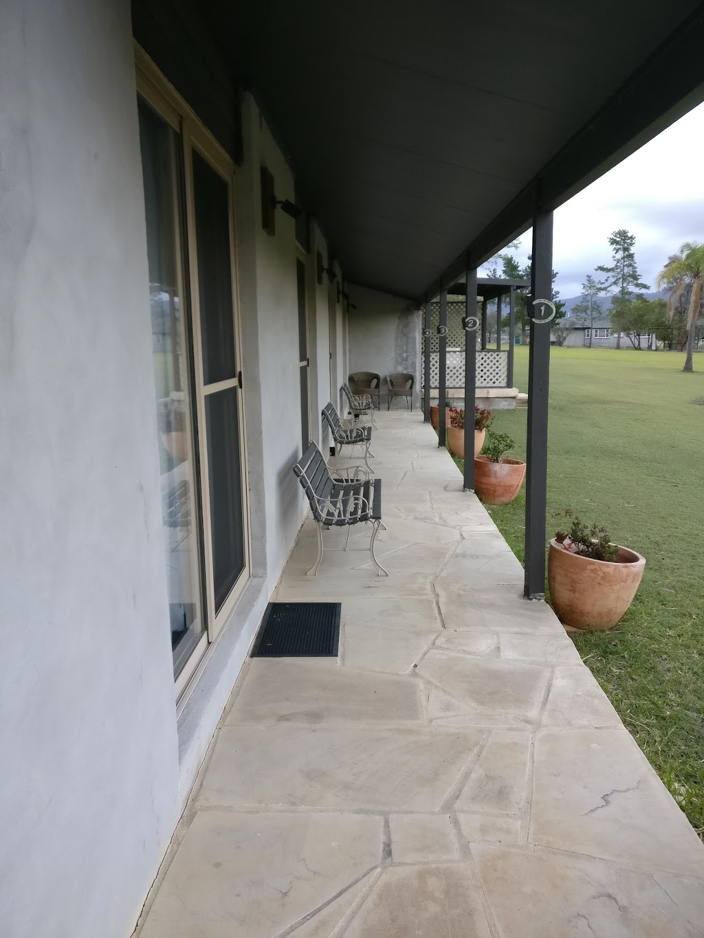 Windarra Lodge | 266 De Beyers Rd, Pokolbin NSW 2320, Australia | Phone: (02) 4998 7648