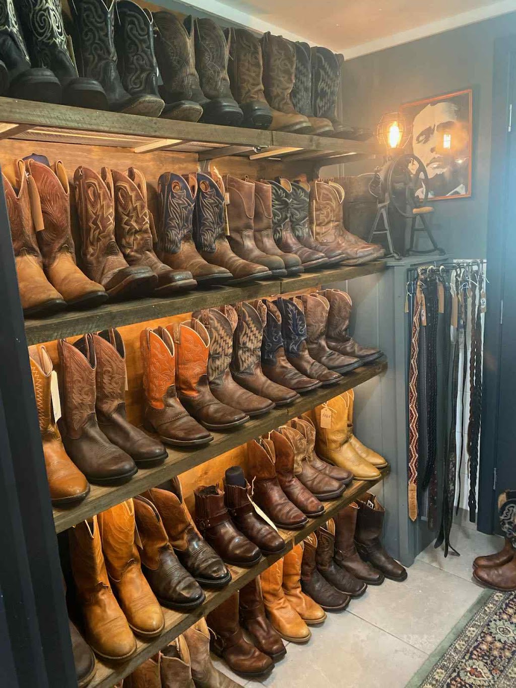 The Western Room | 5 Pool St, Maidenwell QLD 4615, Australia | Phone: (07) 4164 6166