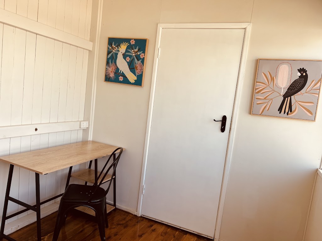 Bottle Tree Cottage | 33 Wicks St, Cunnamulla QLD 4490, Australia | Phone: 0414 760 941