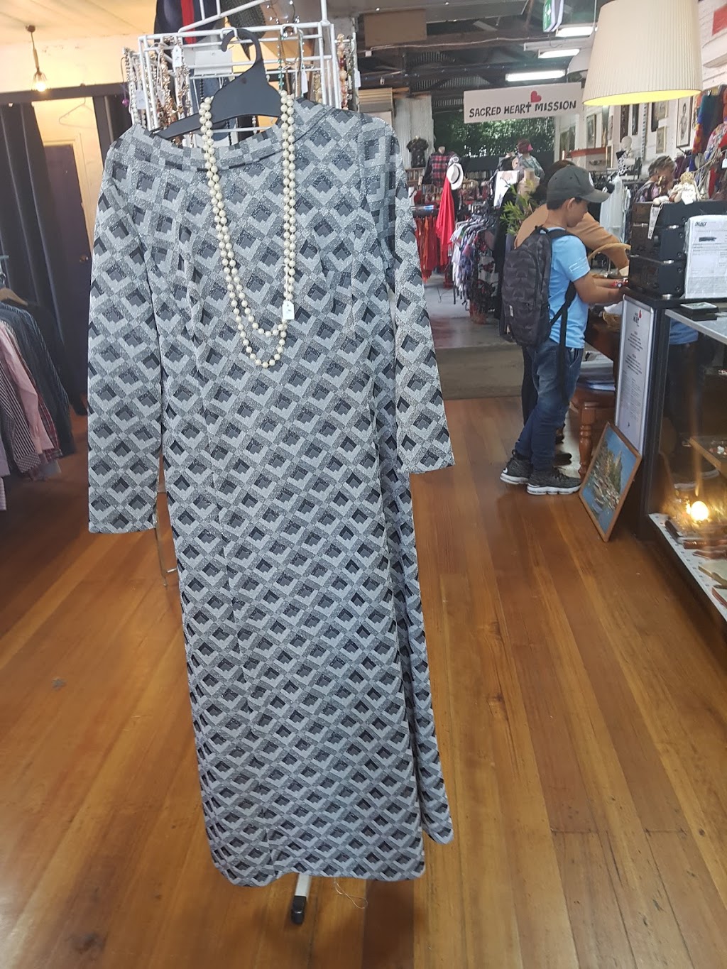 Sacred Heart Mission Op Shop | store | 806 Nicholson St, Fitzroy North VIC 3068, Australia | 0394893713 OR +61 3 9489 3713