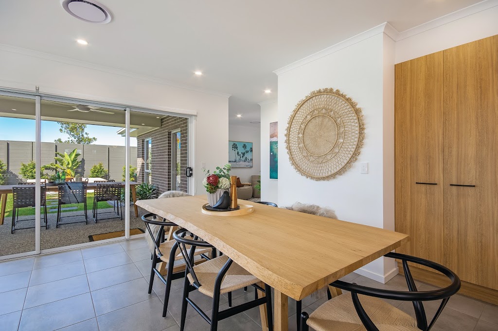 Cottontree - Aura Display Home by Vantage Homes | general contractor | 6 Patricia La, Bells Creek QLD 4551, Australia | 0436385344 OR +61 436 385 344