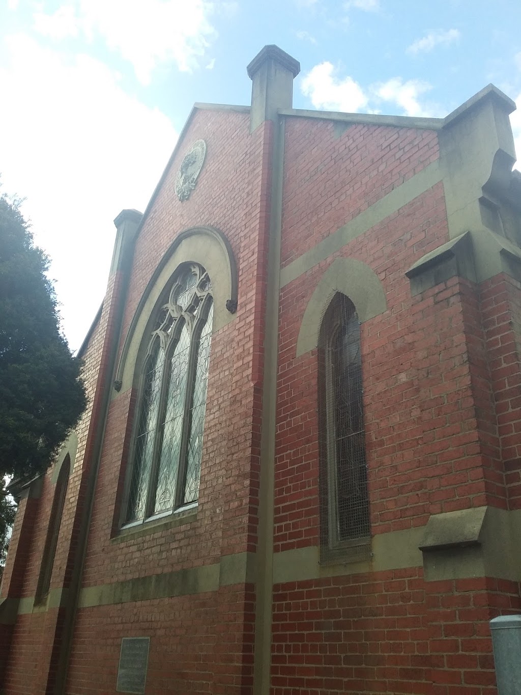 St. Marys Catholic Church Thornbury | church | 1 Rossmoyne St, Thornbury VIC 3071, Australia | 0394842907 OR +61 3 9484 2907