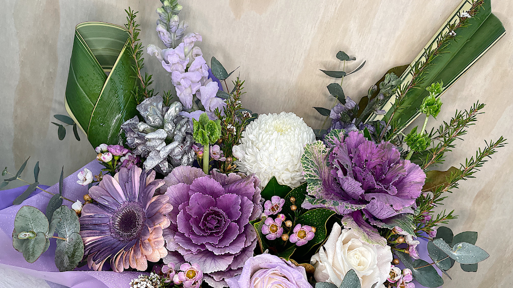 vcflowersandgiftware | florist | 37 Benalla St, Crace ACT 2911, Australia | 0478896896 OR +61 478 896 896