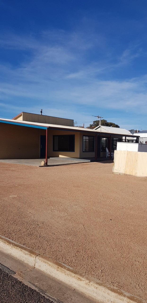 Seaview Cottage Ceduna | 11 Will St, Thevenard SA 5690, Australia | Phone: 0428 250 088