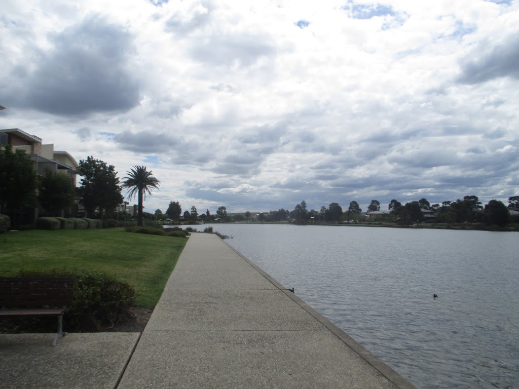 Lakeside Park | park | Lakeside Blvd, Pakenham VIC 3810, Australia