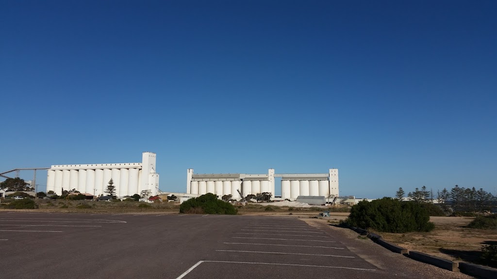 Grays Transport | 66 Decres Bay Rd, Ceduna SA 5690, Australia | Phone: (08) 8625 2517