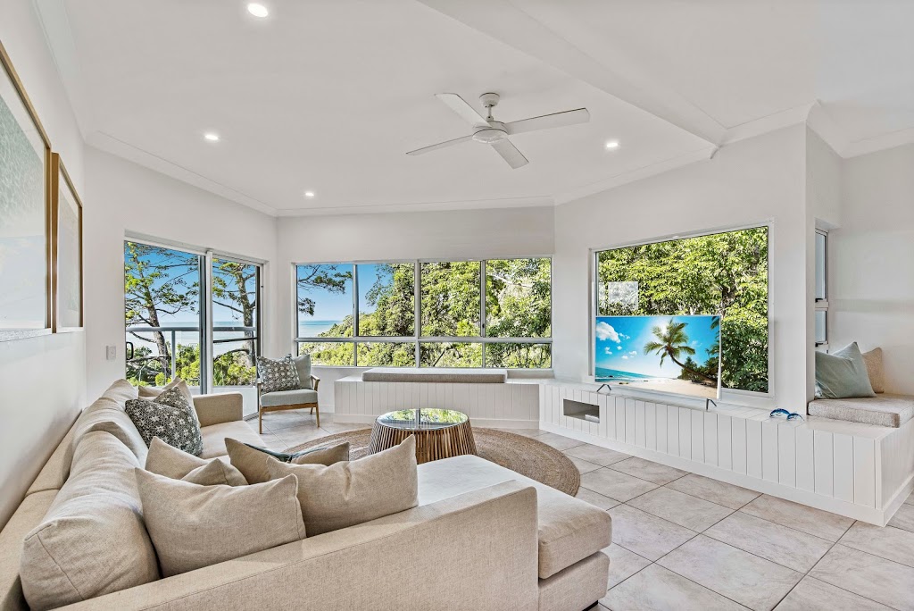 The Lookout Noosa Resort | 1 Picture Point Cres, Noosa Heads QLD 4567, Australia | Phone: (07) 5448 0733