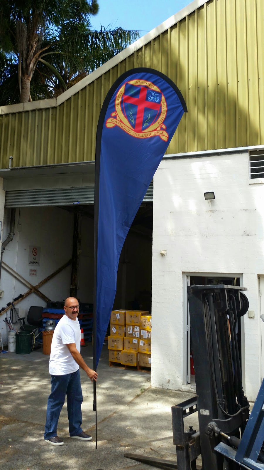 Flags and Banners | home goods store | 41/1B Coulson St, Erskineville NSW 2043, Australia | 0295571991 OR +61 2 9557 1991