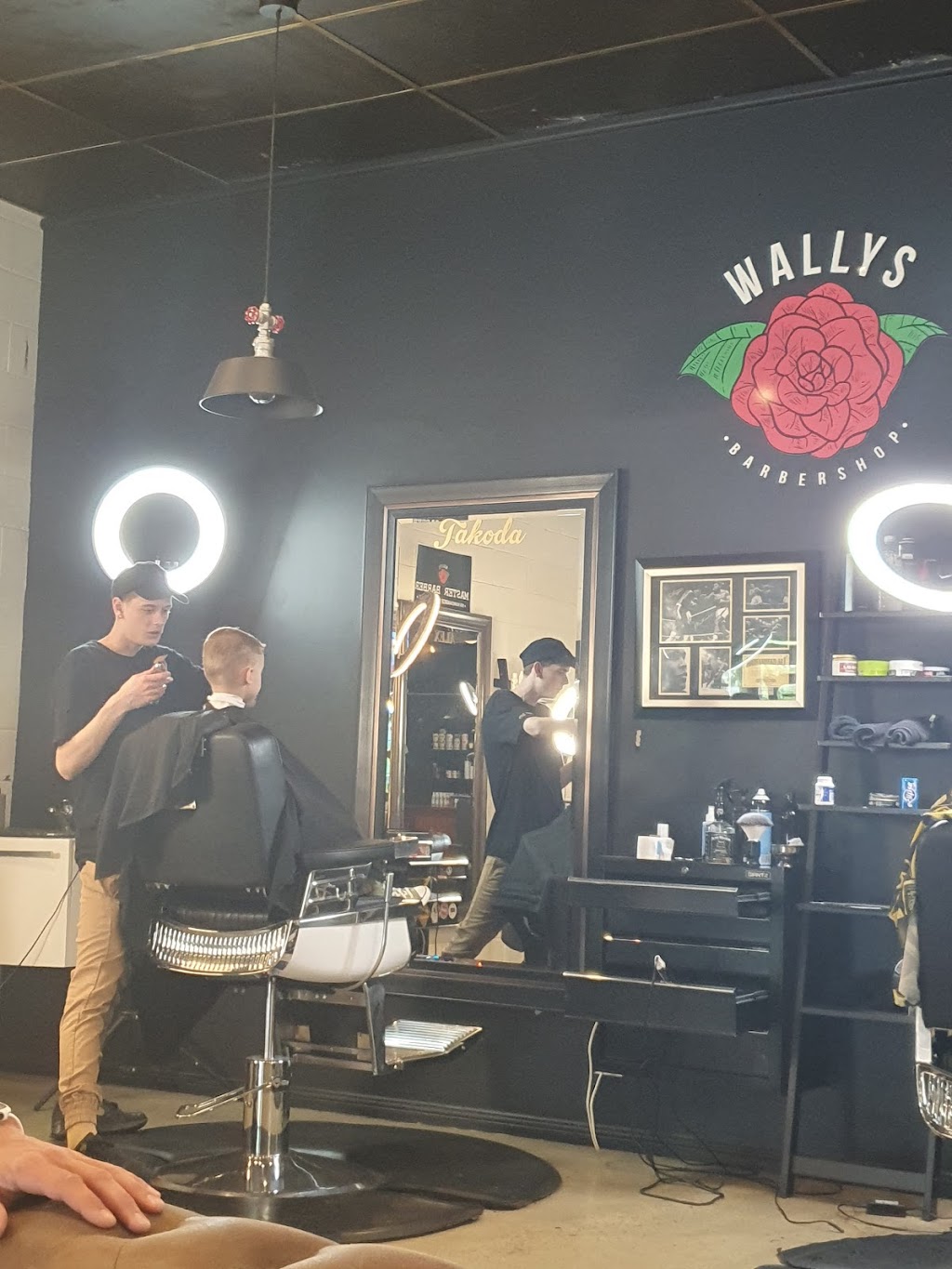 Wallys Barber Shop | hair care | Shop 10/3/5 Cupania St, Daisy Hill QLD 4127, Australia | 0422264007 OR +61 422 264 007