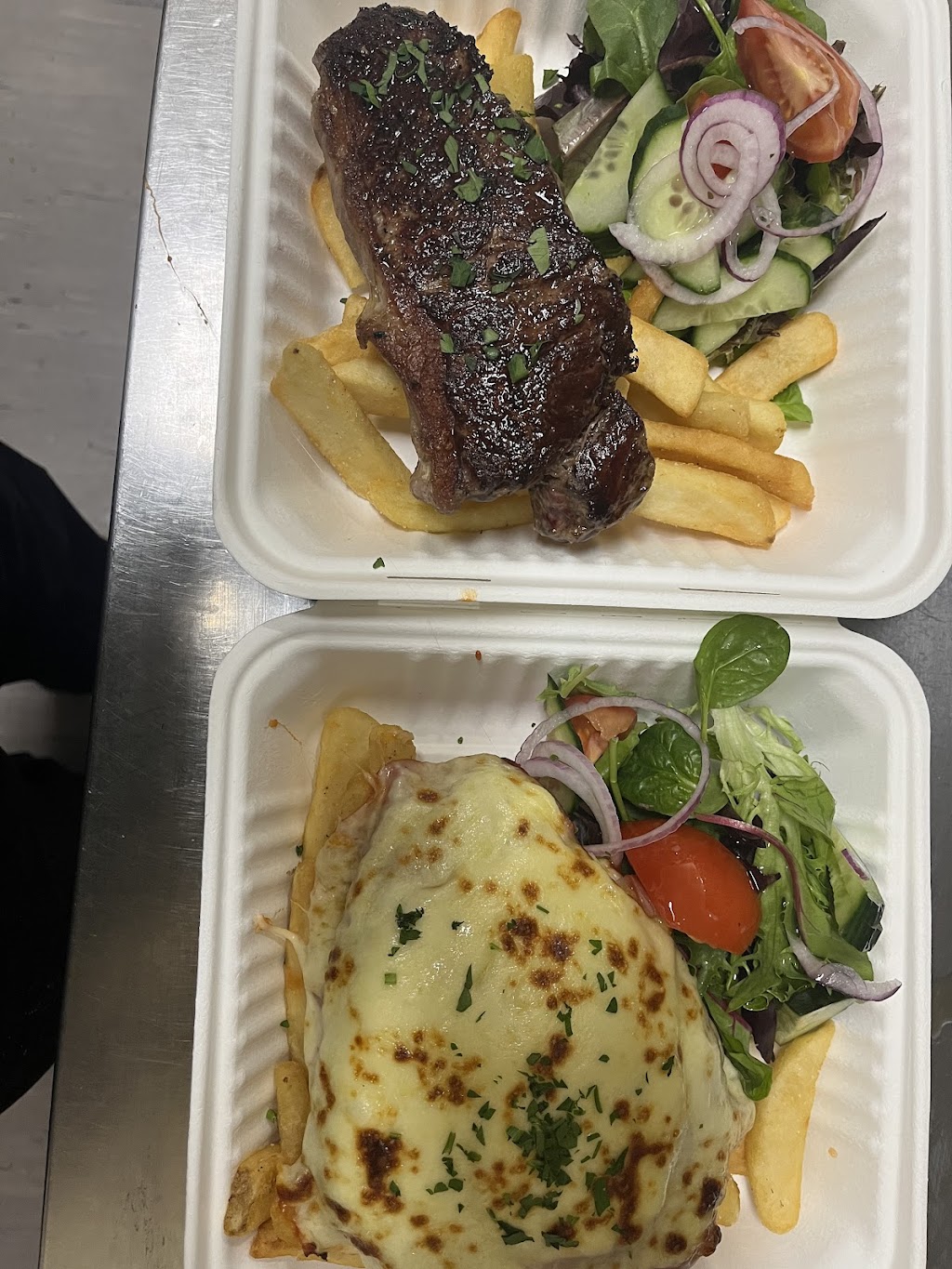 Breakwater Hotel Kitchen | 57 Tucker St, Breakwater VIC 3219, Australia | Phone: (03) 5221 5587