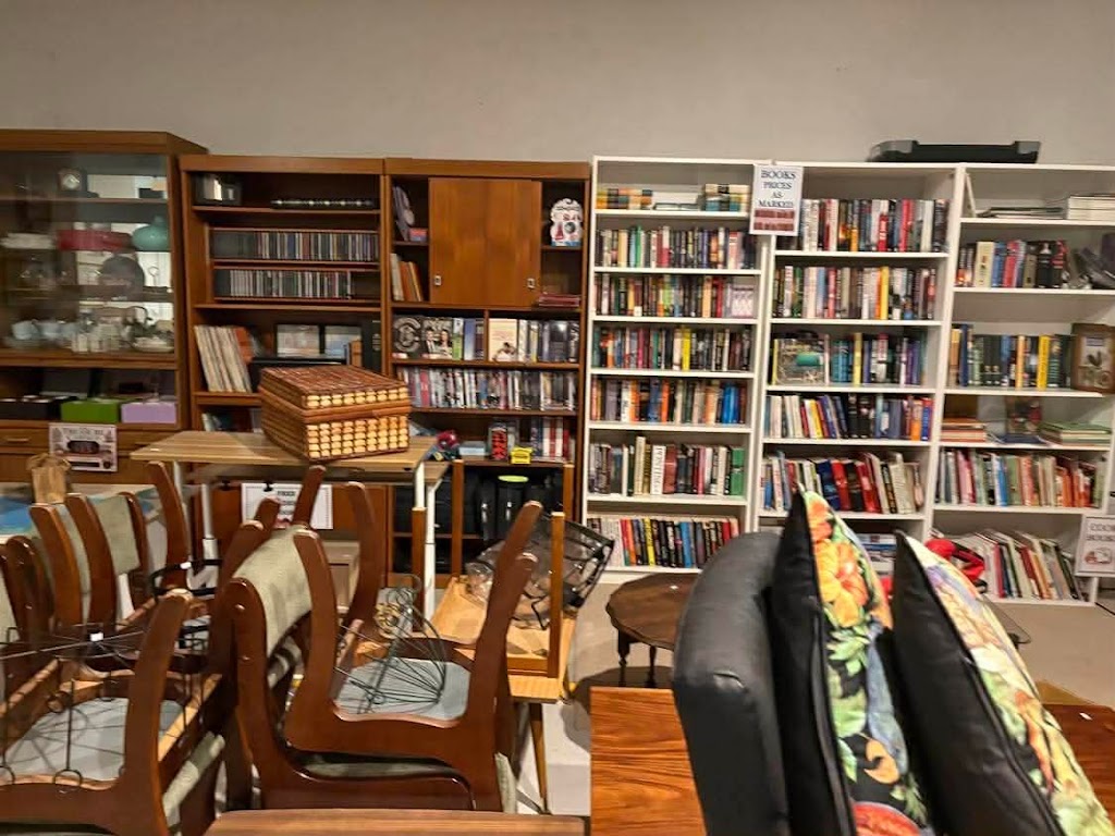 Dunolly Community Thrift Shop | 82 Broadway, Dunolly VIC 3472, Australia | Phone: 0477 085 275