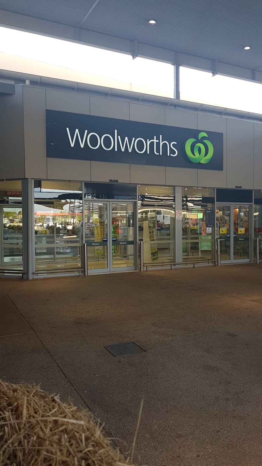 Woolworths | supermarket | 213/247 Anzac Ave, Marian QLD 4753, Australia | 0749643112 OR +61 7 4964 3112