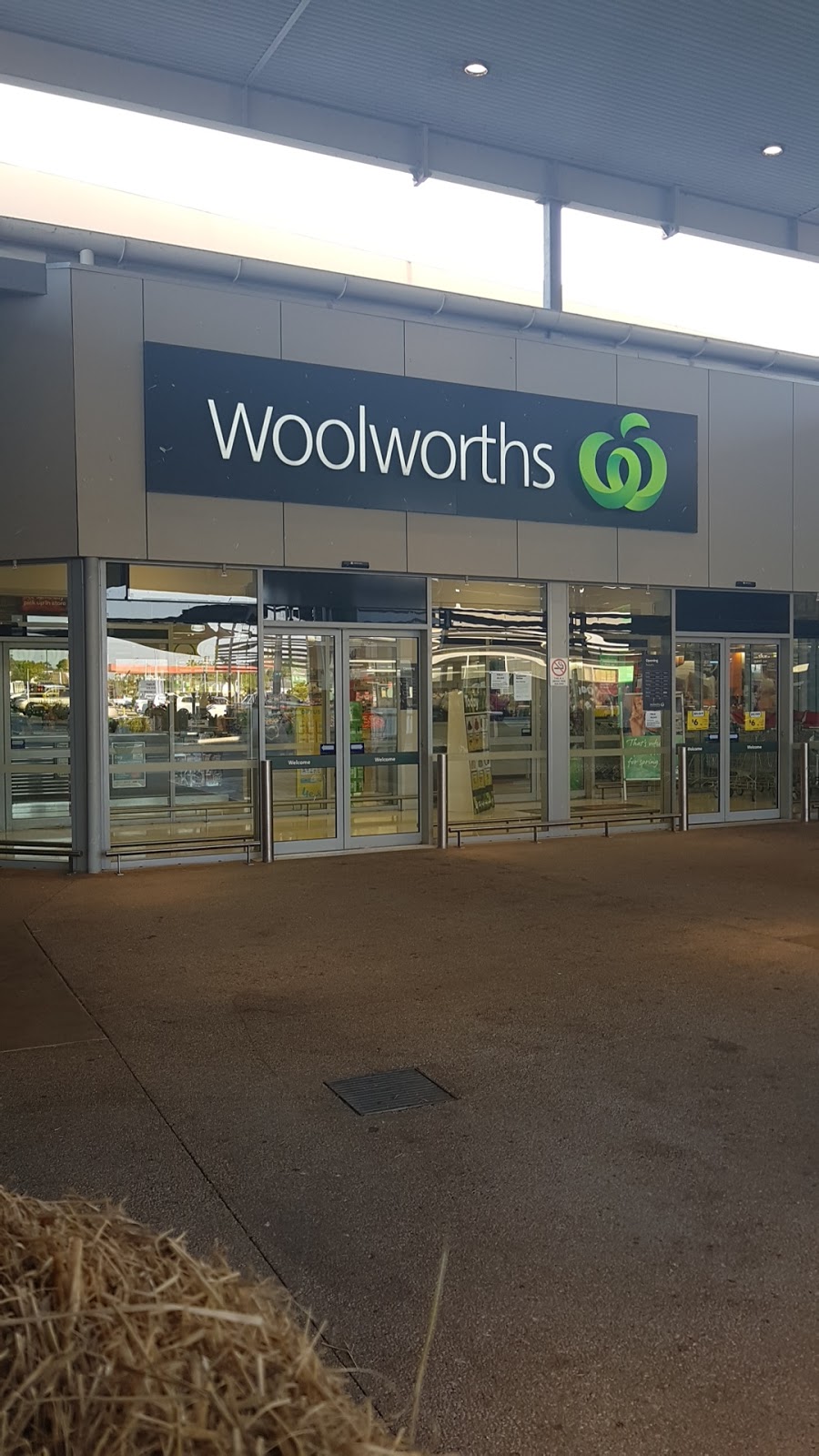 Woolworths | 213/247 Anzac Ave, Marian QLD 4753, Australia | Phone: (07) 4964 3112