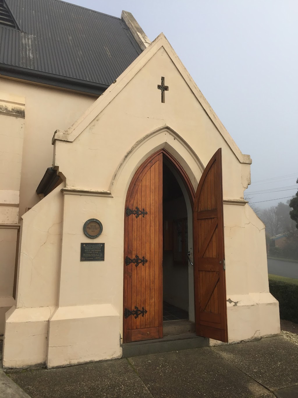 Saint Lukes Anglican Church Yea | church | 1 Pelissier St, Yea VIC 3717, Australia | 0437937433 OR +61 437 937 433