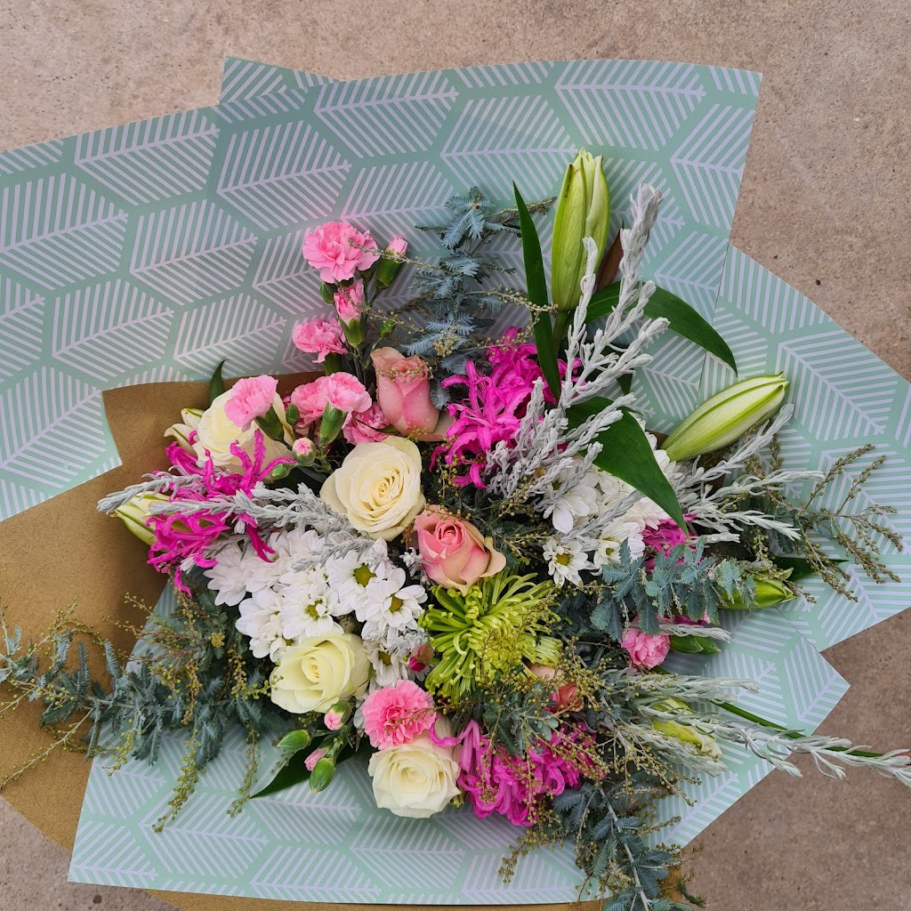 Designed To Bloom | florist | 6 River Park Rd, Cowra NSW 2794, Australia | 0466023600 OR +61 466 023 600