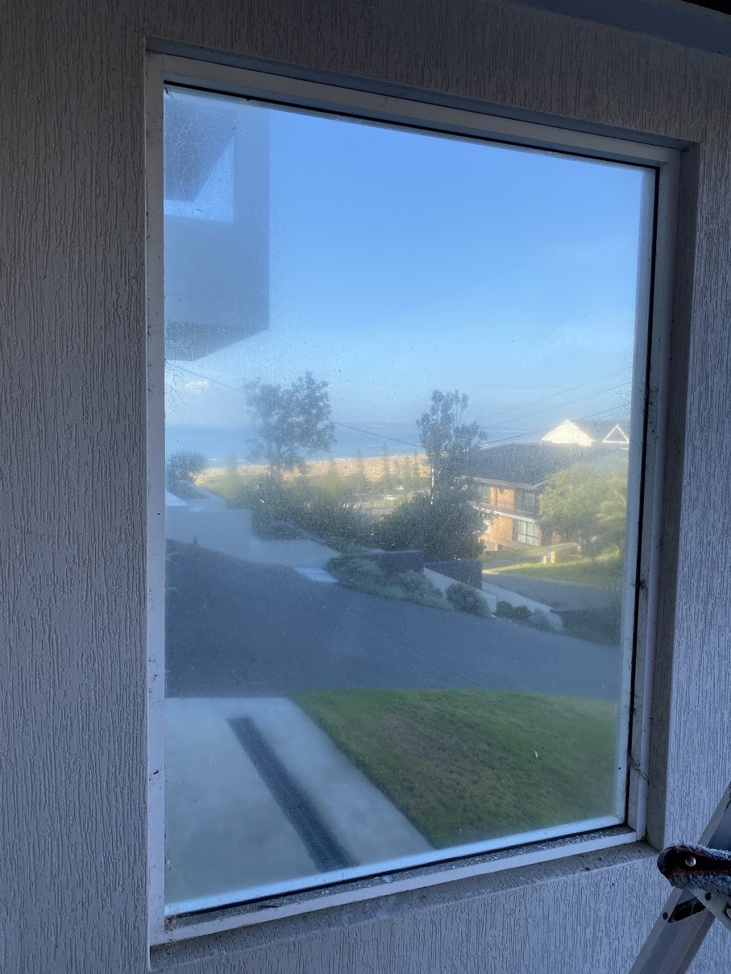 Focus window cleaning | Middleton Dr, Middleton Grange NSW 2171, Australia | Phone: 0438 576 655