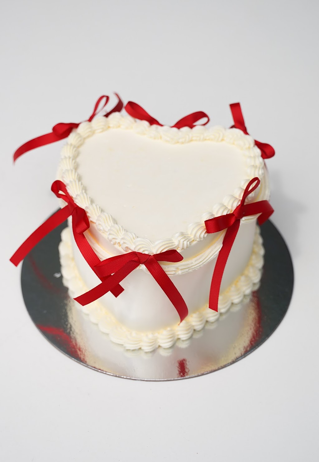 Darvella Patisserie | Shop 1/37 Oxford St, Bulimba QLD 4171, Australia | Phone: (07) 3902 0360