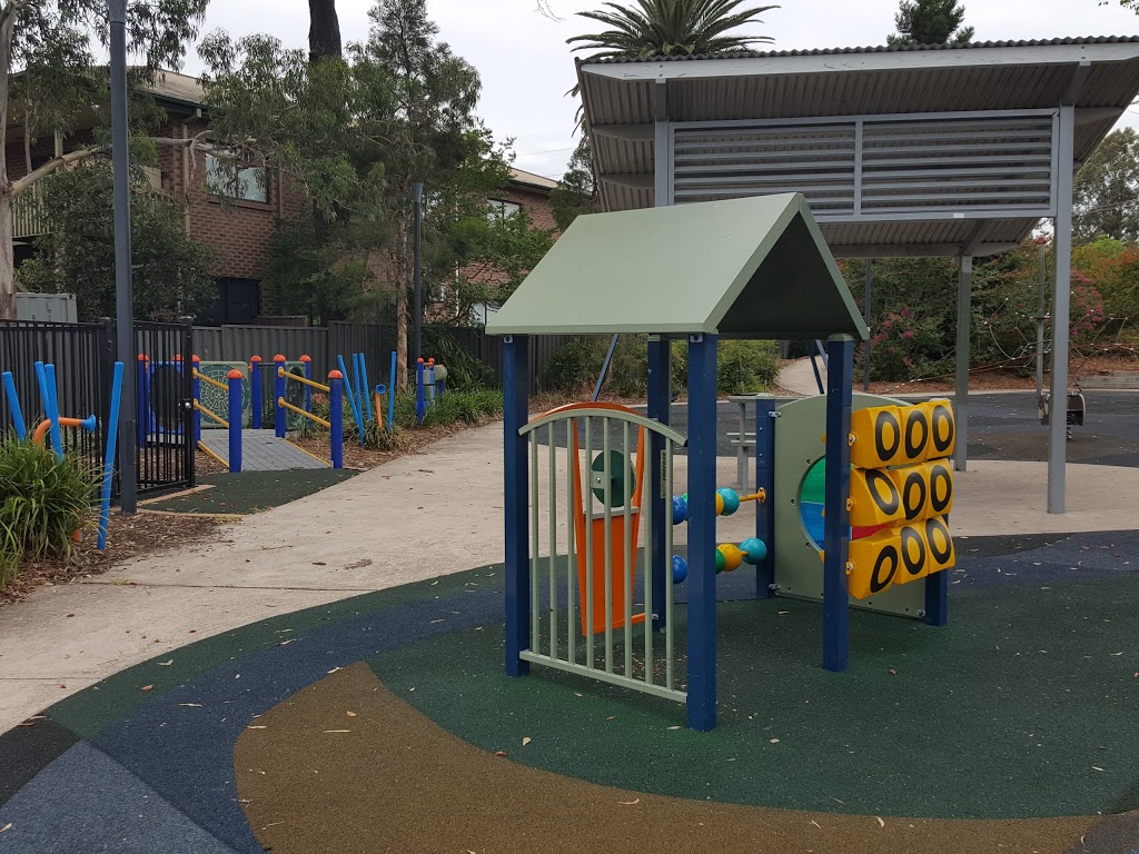 Hallinan Park | park | 61 Cumberland Rd, Ingleburn NSW 2565, Australia | 0246454000 OR +61 2 4645 4000