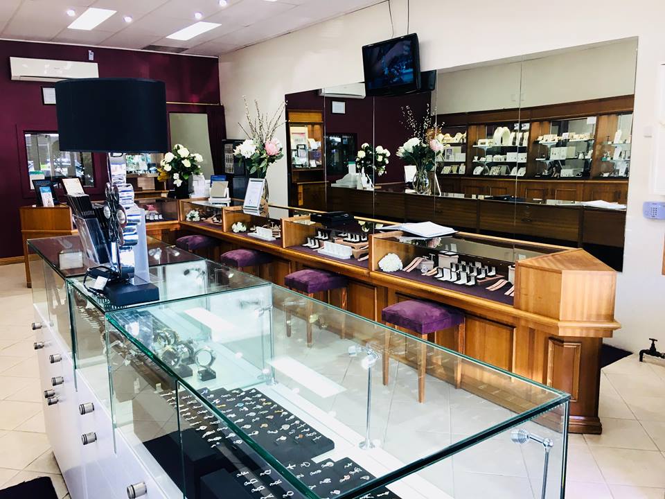 J Gem Investment Jeweller | 59 Evans St, Sunbury VIC 3429, Australia | Phone: (03) 9740 9004