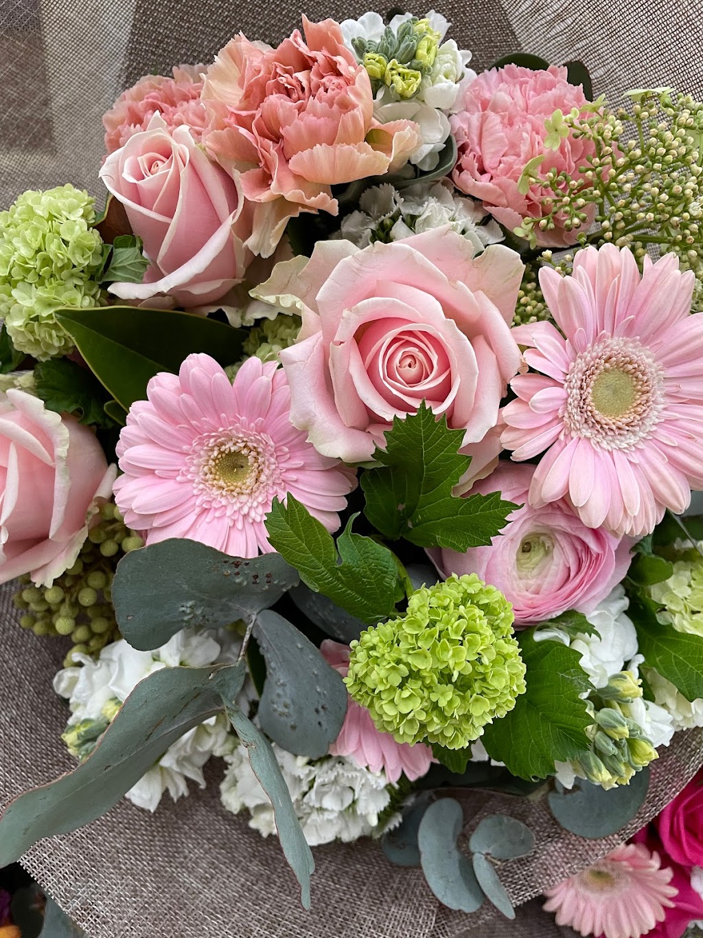 Geelong Flower Boutique | 285 Bluestone Bridge Rd, Lovely Banks VIC 3213, Australia | Phone: 0412 839 459