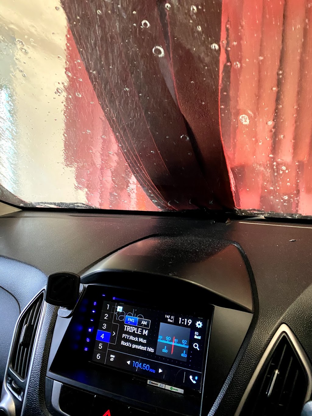 Zoom Carwash Holland Park | 830 Logan Rd, Holland Park QLD 4121, Australia | Phone: (07) 3847 8148