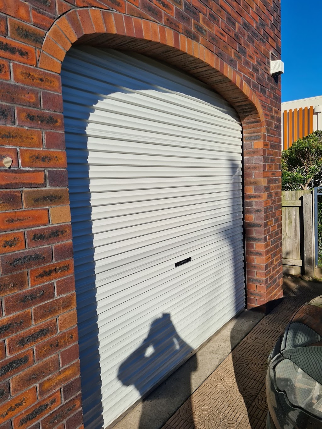 Shannon Davis Garage Doors | 43 Elouera Cres, Kanahooka NSW 2530, Australia | Phone: 0414 422 983