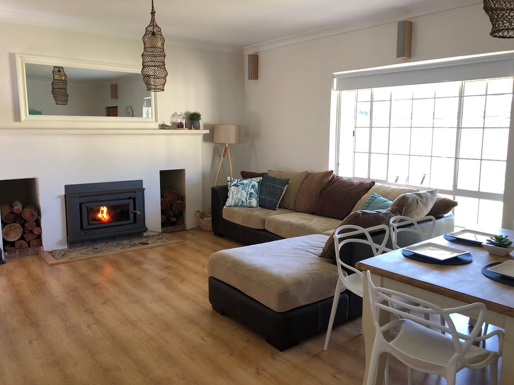 Harolds Coastal Cottage | 2/33 Harold St, Robe SA 5276, Australia | Phone: 0421 343 389