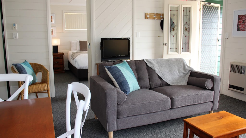 Burgess Cottage | lodging | 72 Main Rd, Binalong Bay TAS 7216, Australia | 0407808738 OR +61 407 808 738