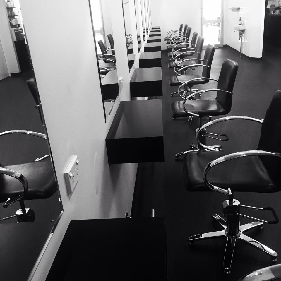 Beyond hair | 2/2 Birriley St, Bomaderry NSW 2541, Australia | Phone: (02) 4422 3455