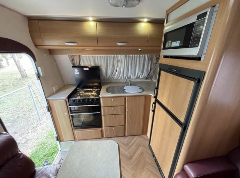 Country Charm caravan hire | 21 Robinson St, Inglewood QLD 4387, Australia | Phone: 0437 523 847