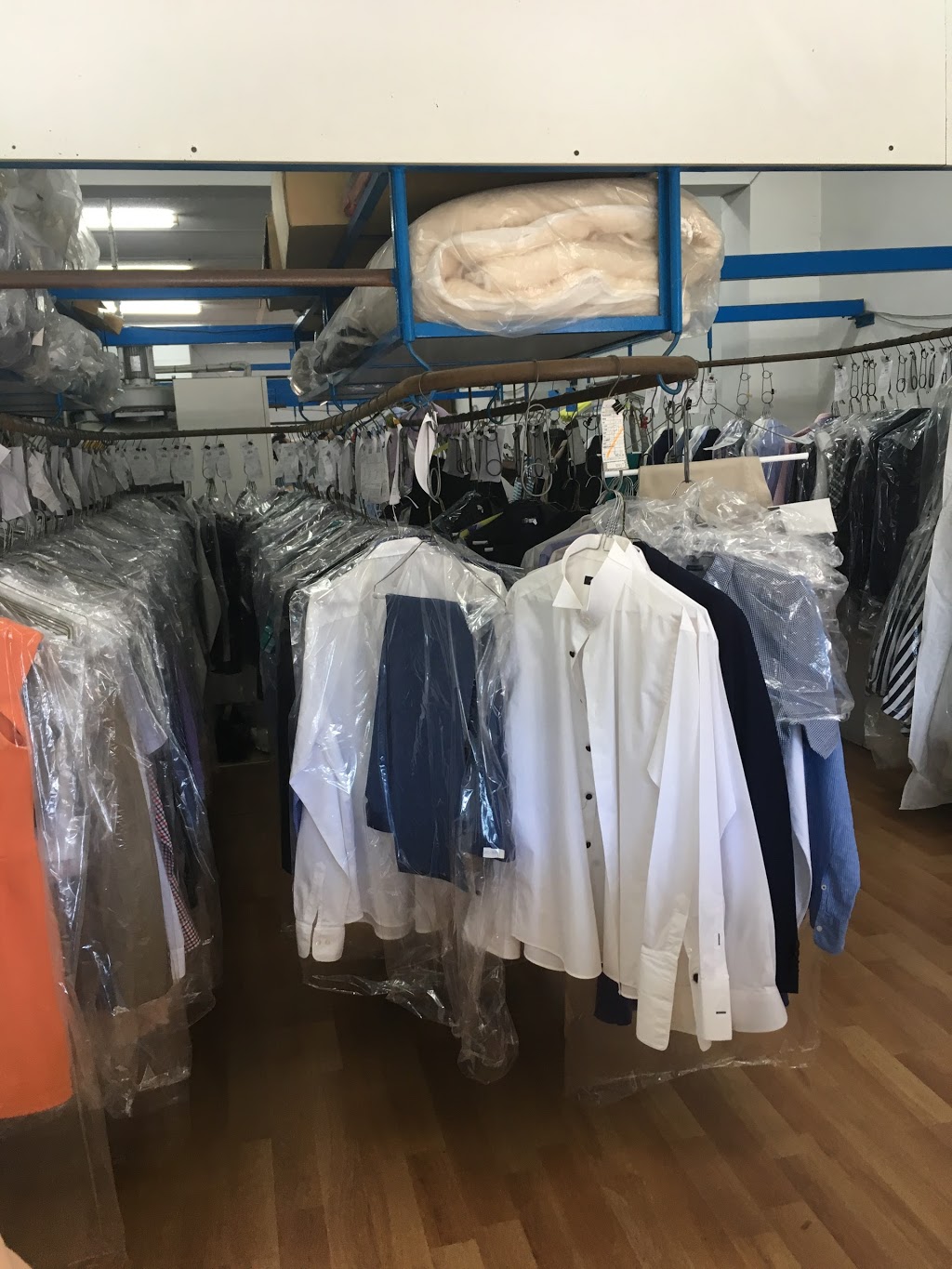 MQ Dry Cleaning | laundry | 161 Wheatsheaf Rd, Glenroy VIC 3046, Australia | 0393068868 OR +61 3 9306 8868