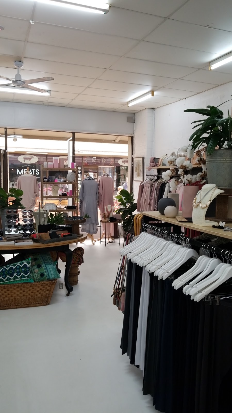 Magnolia Lane Emporium | clothing store | Ballina Rd, Alstonville NSW 2477, Australia | 0266287132 OR +61 2 6628 7132