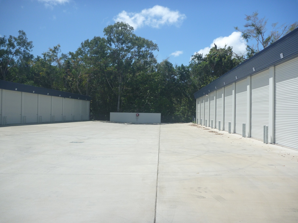 Portside Commercial Centre | storage | 2514 Shute Harbour Rd, Jubilee Pocket QLD 4802, Australia | 0749488544 OR +61 7 4948 8544