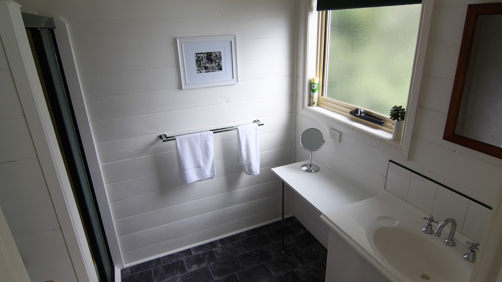 Burgess Cottage | 72 Main Rd, Binalong Bay TAS 7216, Australia | Phone: 0407 808 738