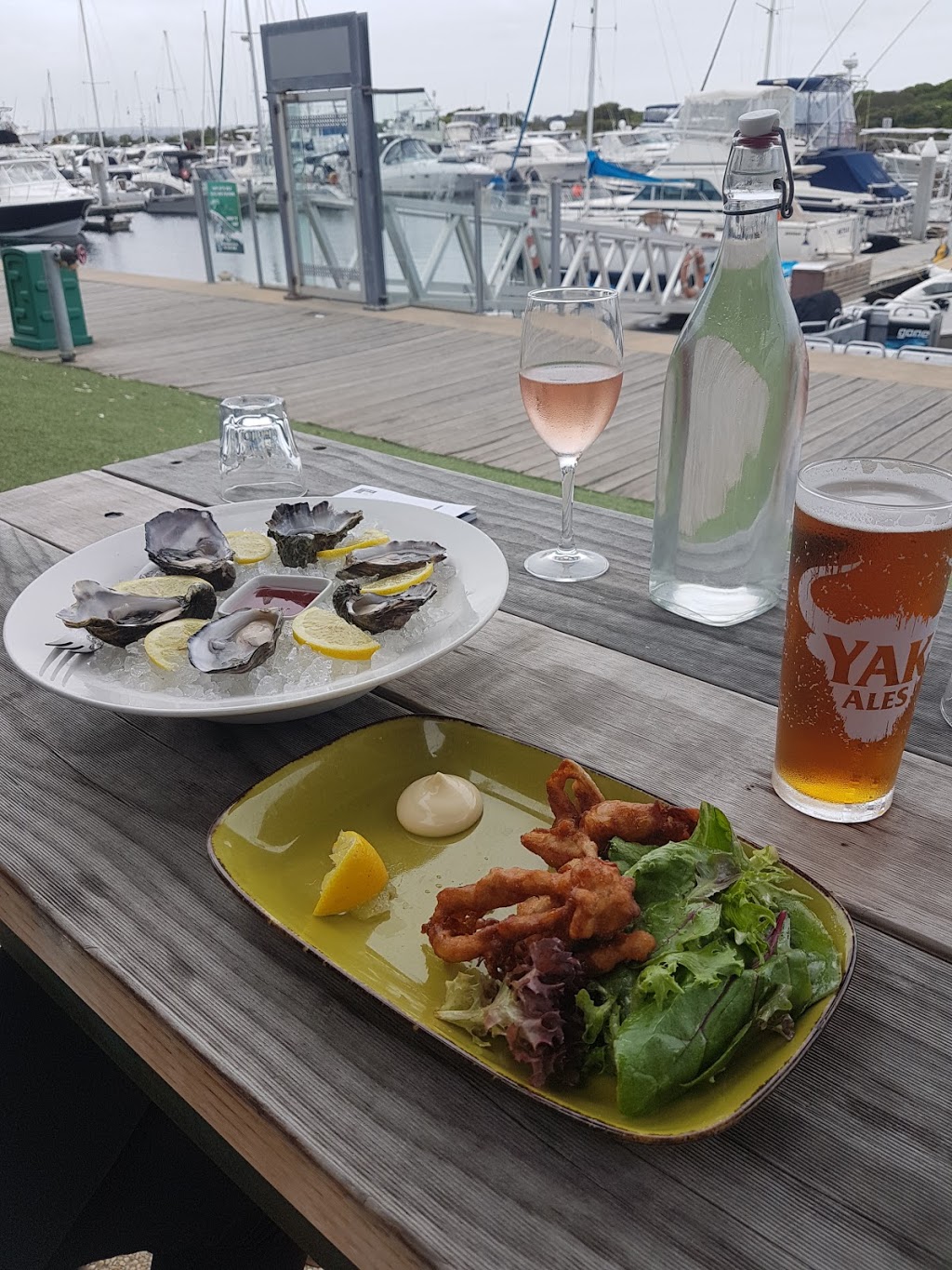 Scullys Oyster Bar and Grill | 4/4 Wharf St E, Queenscliff VIC 3225, Australia | Phone: (03) 5258 4377