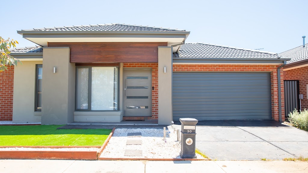 Latrobe Valley Sale and District Garage Doors |  | 1 Franklin St, Morwell VIC 3840, Australia | 0439960533 OR +61 439 960 533